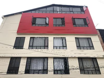 Casa de 5 alcobas en venta en Puerta De Teja, Bogotá, 215 m² · foto 2 de 18