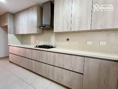 Casa de 4 alcobas en venta en Sin Barrio, Envigado, 250 m² · foto 3 de 20
