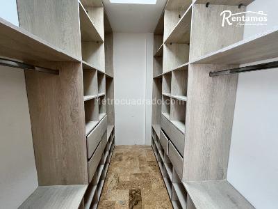 Casa de 4 alcobas en venta en Sin Barrio, Envigado, 250 m² · foto 15 de 20