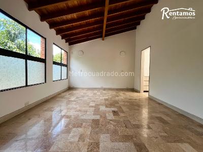Casa de 4 alcobas en arriendo en Sin Barrio, Envigado, 250 m² · foto 10 de 20