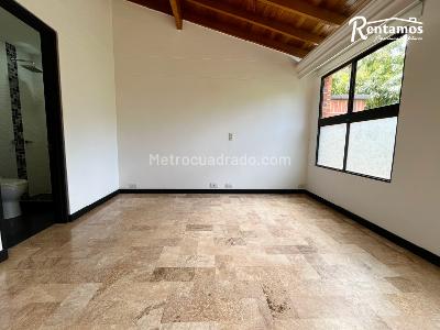 Casa de 4 alcobas en arriendo en Sin Barrio, Envigado, 250 m² · foto 12 de 20