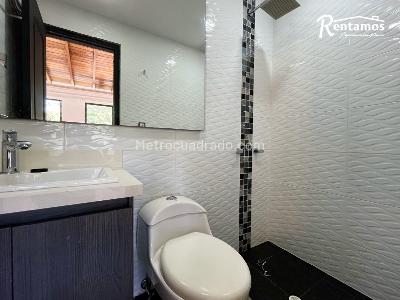Casa de 4 alcobas en arriendo en Sin Barrio, Envigado, 250 m² · foto 18 de 20