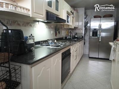 Apartamento en venta en La Aguacatala, Medellín · foto 2 de 13