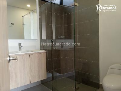 Apartamento de 3 alcobas en arriendo en El Poblado, Medellín, 128 m² · foto 9 de 10