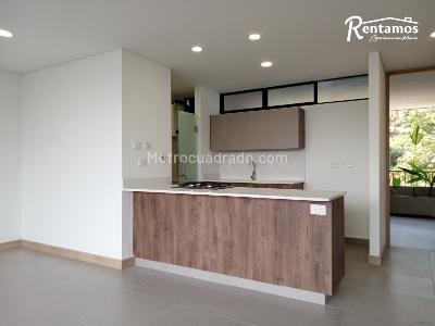 Apartamento de 2 alcobas en arriendo en El Poblado, Medellín, 99 m² · foto 2 de 11