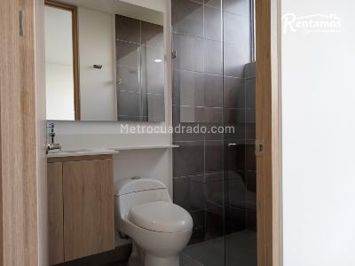 Apartamento de 2 alcobas en arriendo en El Poblado, Medellín, 99 m² · foto 10 de 11