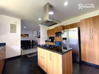 Casa de 4 alcobas en venta en Loma Del Escobero, Envigado, 350 m² · foto 5 de 20