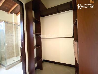 Casa de 4 alcobas en venta en Loma Del Escobero, Envigado, 350 m² · foto 18 de 20