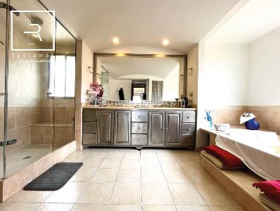 Casa de 5 alcobas en venta en Altos Del Poblado, Medellín, 720 m² · foto 16 de 20