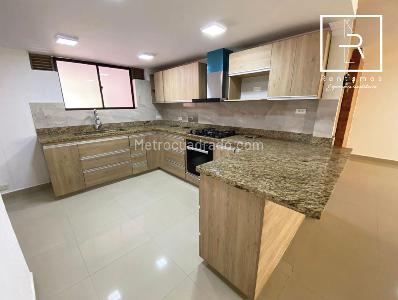 Casa de 5 alcobas en venta en San Jose, Sabaneta, 485 m² · foto 4 de 20