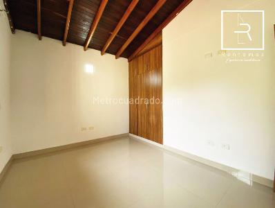 Casa de 5 alcobas en venta en San Jose, Sabaneta, 485 m² · foto 12 de 20