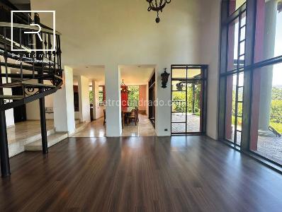 Casa de 4 alcobas en venta en Llano Grande, Medellín, 350 m² · foto 4 de 19