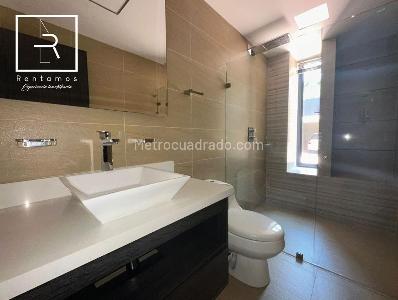 Casa de 4 alcobas en venta en Llano Grande, Medellín, 350 m² · foto 12 de 19