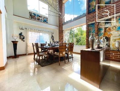 Casa de 5 alcobas en venta en Loma Del Escobero, Envigado, 656 m² · foto 8 de 20