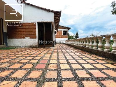 Casa de 4 alcobas en venta en Loma De Las Brujas, Envigado, 420 m² · foto 13 de 18