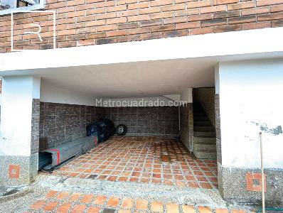 Casa de 4 alcobas en venta en Loma De Las Brujas, Envigado, 420 m² · foto 16 de 18