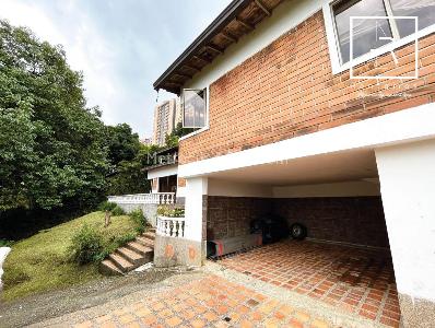 Casa de 4 alcobas en venta en Loma De Las Brujas, Envigado, 420 m² · foto 17 de 18