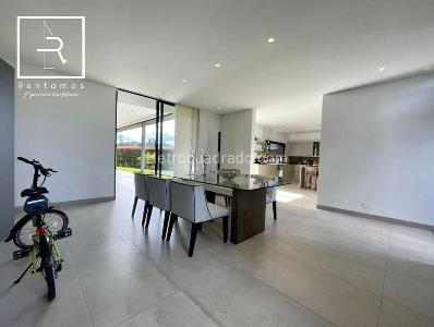 Casa de 5 alcobas en venta en Llano Grande Gualanday, Rionegro, 800 m² · foto 5 de 20