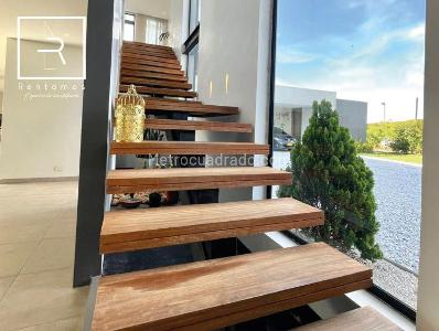 Casa de 5 alcobas en venta en Llano Grande Gualanday, Rionegro, 800 m² · foto 7 de 20