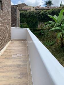 Casa de 4 alcobas en venta en Escobero, Envigado, 387 m² · foto 19 de 20