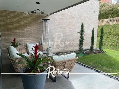 Casa de 3 alcobas en venta en Sin Barrio, Envigado, 335 m² · foto 2 de 15