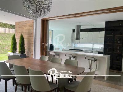 Casa de 3 alcobas en venta en Sin Barrio, Envigado, 335 m² · foto 3 de 15