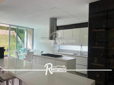 Casa de 3 alcobas en venta en Sin Barrio, Envigado, 335 m² · foto 6 de 15