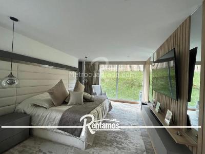 Casa de 3 alcobas en venta en Sin Barrio, Envigado, 335 m² · foto 10 de 15