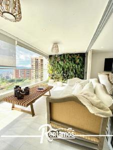 Apartamento de 3 alcobas en venta en Sin Barrio, Envigado, 210 m² · foto 3 de 14