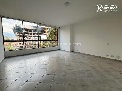 Apartamento de 3 alcobas en arriendo en Los Balsos, Medellín, 170 m² · foto 2 de 15