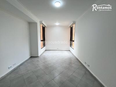 Apartamento de 3 alcobas en arriendo en Los Balsos, Medellín, 170 m² · foto 3 de 15