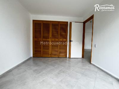 Apartamento de 3 alcobas en arriendo en Los Balsos, Medellín, 170 m² · foto 9 de 15