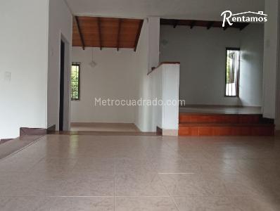 Casa de 3 alcobas en arriendo en Las Lomas El Poblado, Medellín, 200 m² · foto 2 de 14