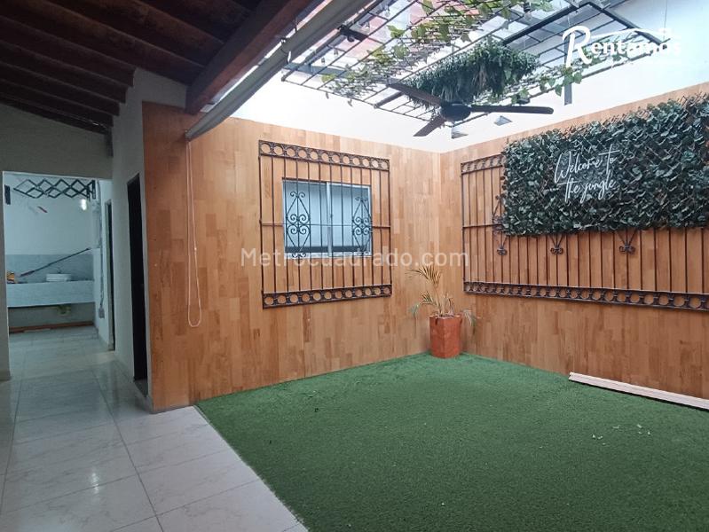 Casa Amplia de 5 Alcobas en Florida Nueva - 2