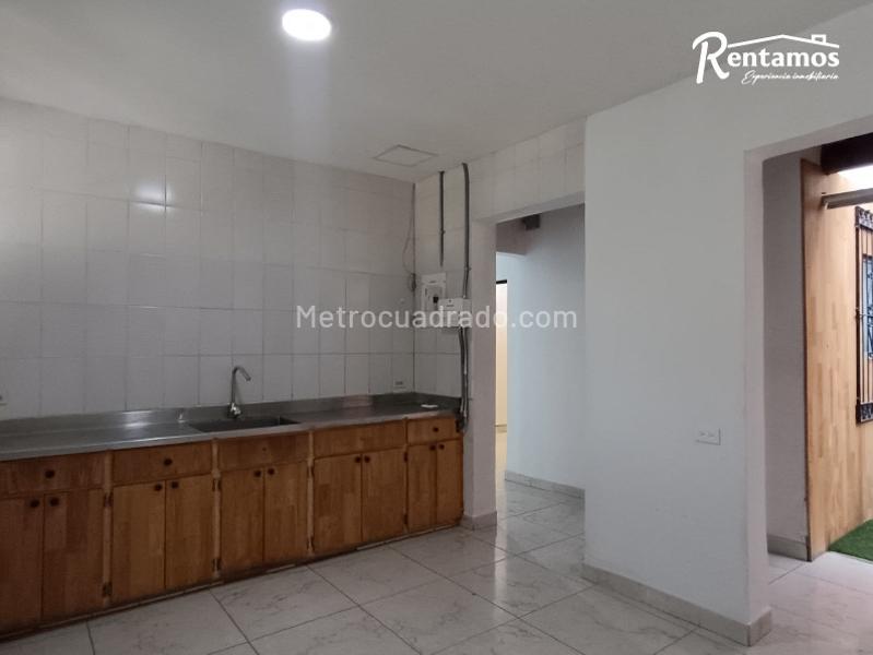 Casa Amplia de 5 Alcobas en Florida Nueva - 3