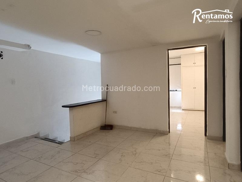 Casa Amplia de 5 Alcobas en Florida Nueva - 6