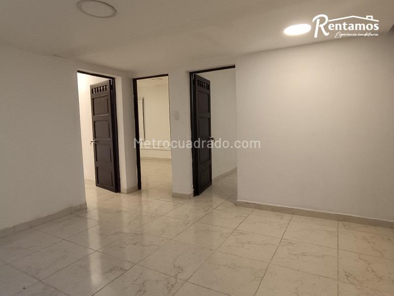 Casa Amplia de 5 Alcobas en Florida Nueva - 7