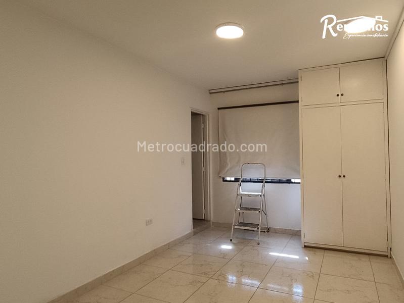 Casa Amplia de 5 Alcobas en Florida Nueva - 8