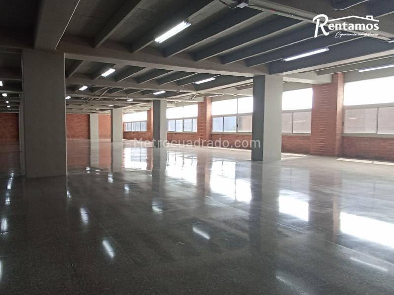 Local Comercial en Arriendo, Guayabal, Medellín - Vista 3