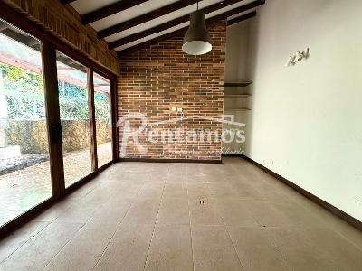Casa de 4 alcobas en venta en Loma De Las Brujas, Envigado, 260 m² · foto 3 de 20