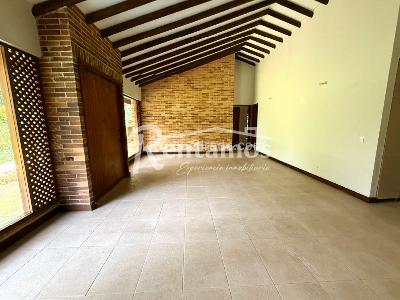 Casa de 4 alcobas en venta en Loma De Las Brujas, Envigado, 260 m² · foto 4 de 20