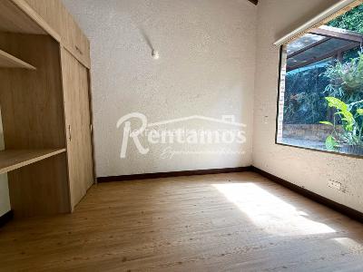 Casa de 4 alcobas en venta en Loma De Las Brujas, Envigado, 260 m² · foto 11 de 20