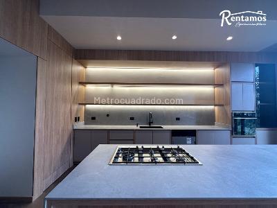 Apartamento de 2 alcobas en venta en El Poblado, Medellín, 203 m² · foto 4 de 15