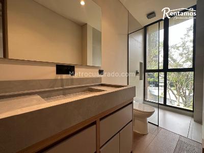 Apartamento de 2 alcobas en venta en El Poblado, Medellín, 203 m² · foto 13 de 15
