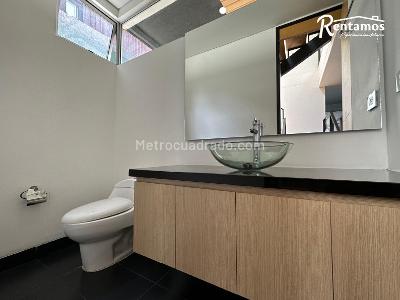 Casa de 4 alcobas en venta en Loma El Atravesado, Envigado, 332 m² · foto 7 de 18