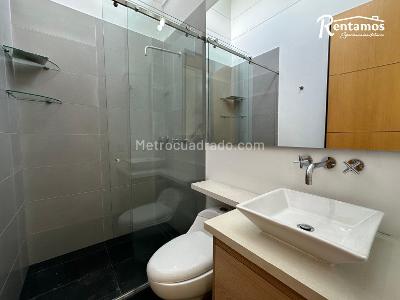 Casa de 4 alcobas en venta en Loma El Atravesado, Envigado, 332 m² · foto 12 de 18