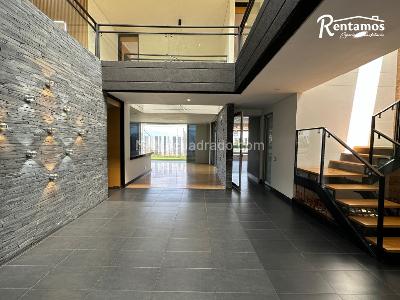 Casa de 4 alcobas en venta en Loma El Atravesado, Envigado, 332 m² · foto 15 de 18