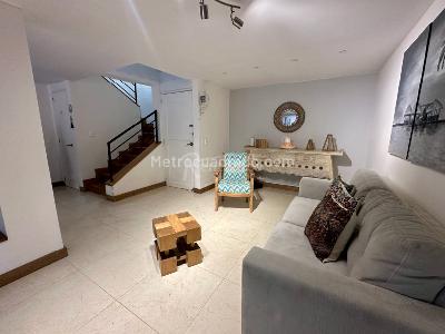 Casa de 4 alcobas en venta en Los Naranjos, Medellín, 289 m² · foto 6 de 18