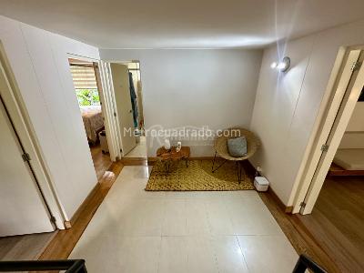 Casa de 4 alcobas en venta en Los Naranjos, Medellín, 289 m² · foto 9 de 18