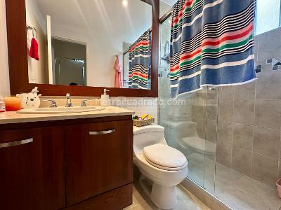 Casa de 4 alcobas en venta en Los Naranjos, Medellín, 289 m² · foto 18 de 18